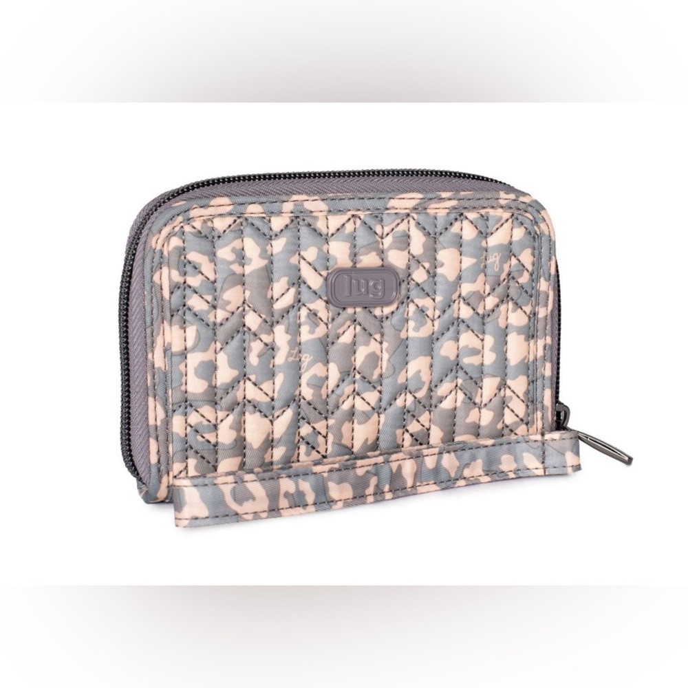 LIKE NEW Lug Rodeo Compact RFID Wristlet/Wallet - Leopard Pearl